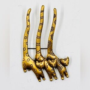 JJ Jonette Vintage Gold Tone Three Cats with Long Tails Brooch 3”X2”